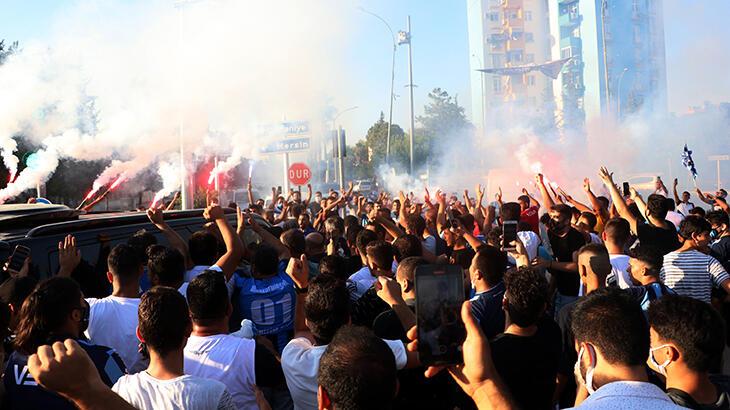 Adana’da Mario Balotelli yoğunluğu! Taraftarların ilgisi büyük oldu