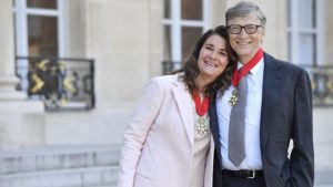 bill-gates-ve-melinda-gates-bosandi-cift-130-milyar-dolarlik-serveti-paylasti-J732dOMQ.jpg