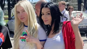 Aleyna Tilki'nin annesi Havva Öztel, "Kızını itin önüne atıyorsun" diyen kadın takipçisi öfke kustu