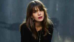 Güzel oyuncu Aslı Enver, yeni sevgilisiyle el ele görüntülendi