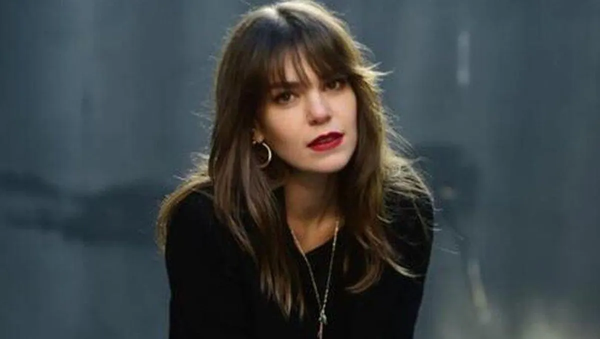 Güzel oyuncu Aslı Enver, yeni sevgilisiyle el ele görüntülendi