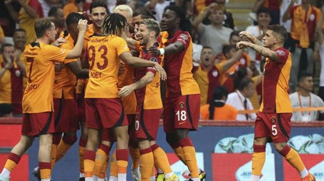 Galatasaray taraftarı Fatih Karagümrük maçına özel hazırlanan formanın satışa çıkarılması için seferber oldu