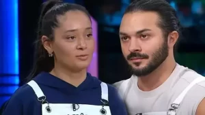 masterchefte_buyuk_kavga_busra_ve_burak_kaya_tartismasina_mehmet_sef_dur_dedi_1666944684_7258