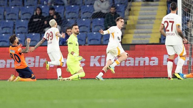 7-0’lık tarihi galibiyet sonrası Galatasaray’dan Başakşehir’e “Mavi tik” göndermesi