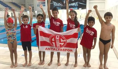 Antalyasporlu yüzücülerden Atatürk’ü Anma Yüzme Yarışları’nda başarı