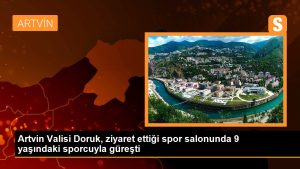 artvin-valisi-doruk-ziyaret-ettigi-spor-salonunda-9-yasindaki-sporcuyla-guresti-ixpQ57lk.jpg