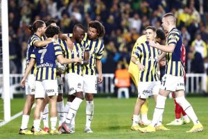fenerbahce-super-ligde-evinde-kaybetmiyor-H4gNgIJr.jpg