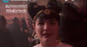 gonca-vuslateri-dansoz-kiyafet-giydi-MDVAlSfP