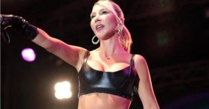 hande-yener-neden-bayildi-hande-yener-konserde-15378027_9473_amp