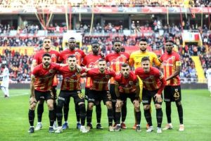 yukatel-kayserispor-20-puana-eristi-AEVfRqUX.jpg