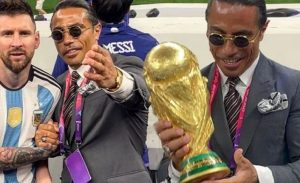 1671526733237-nusret-gokce-nin-arjantinli-futbolcularla-dunya-kupasi-sevinci-92-fe-4