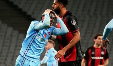 Derbide Fenerbahçe’yi yıkan Trabzonspor, Fatih Karagümrük’e farklı kaybetti