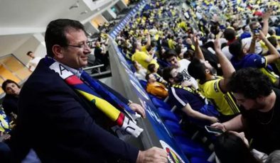 Fenerbahçeli taraftarlar Ekrem İmamoğlu’nu ayakta alkışladı