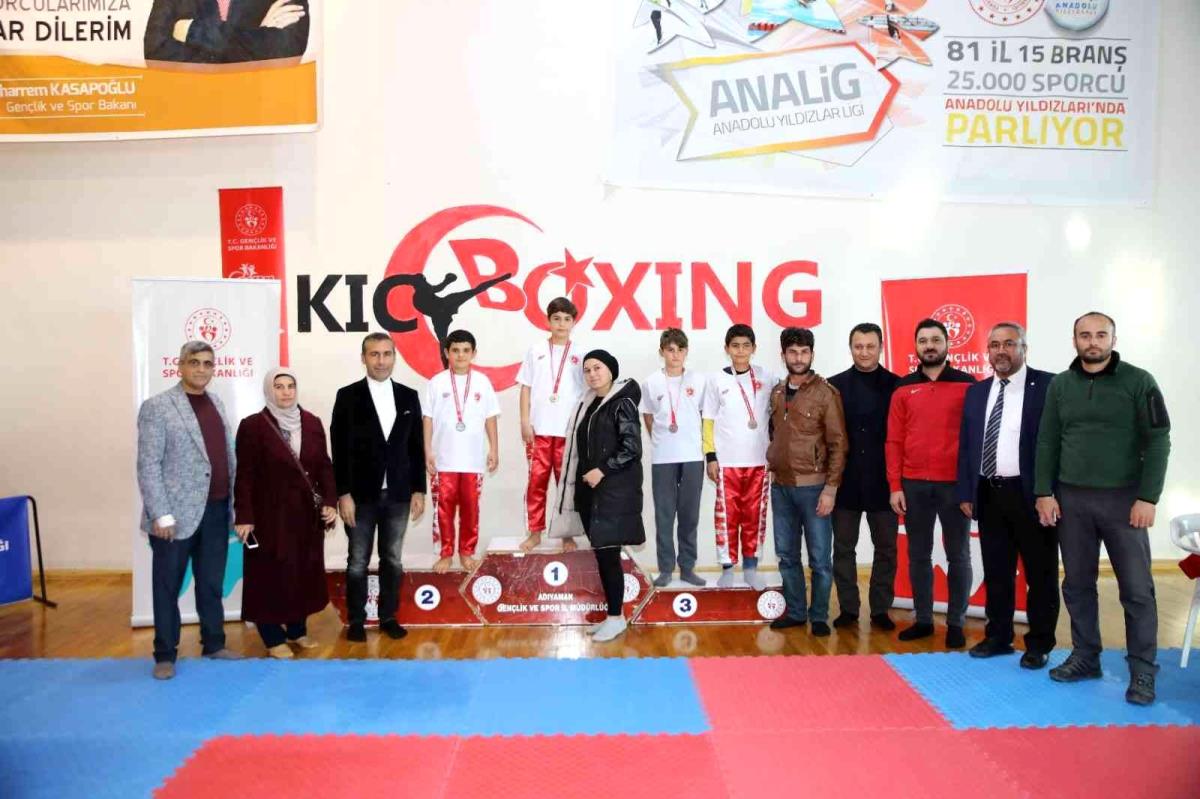 kick-boks-sampiyonlarina-madalyalari-teslim-edildi-MqS1kTTS.jpg