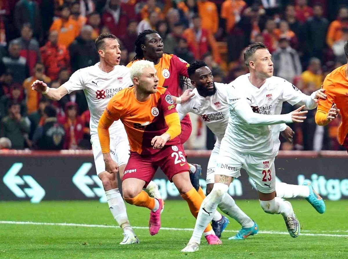 sivasspor-ile-galatasaray-33-randevuda-DFxKqVl4.jpg