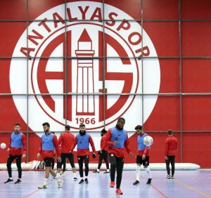 antalyasporda-hedef-giresunspor-karsisinda-kazanmak-cYDbzL45.jpg