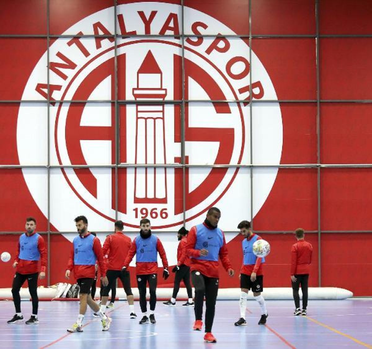 antalyasporda-hedef-giresunspor-karsisinda-kazanmak-cYDbzL45.jpg