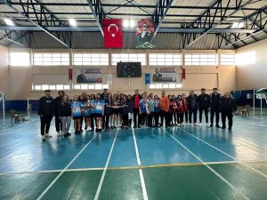 aydinda-badminton-turnuvasi-heyecani-son-buldu-8cBxY86t.jpg