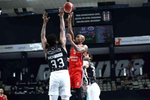 basketbol-super-ligi-besiktas-emlakjet-67-bahcesehir-koleji-71-gvr2EcMf.jpg