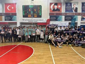 basketbolda-turgut-ozal-anadolu-lisesi-sampiyon-8vjbOuvq.jpg