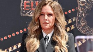 elvis-presleyin-tek-cocugu-lisa-marie-presley-evinde-hayatini-kaybetti-zk2y6Ix2.jpg
