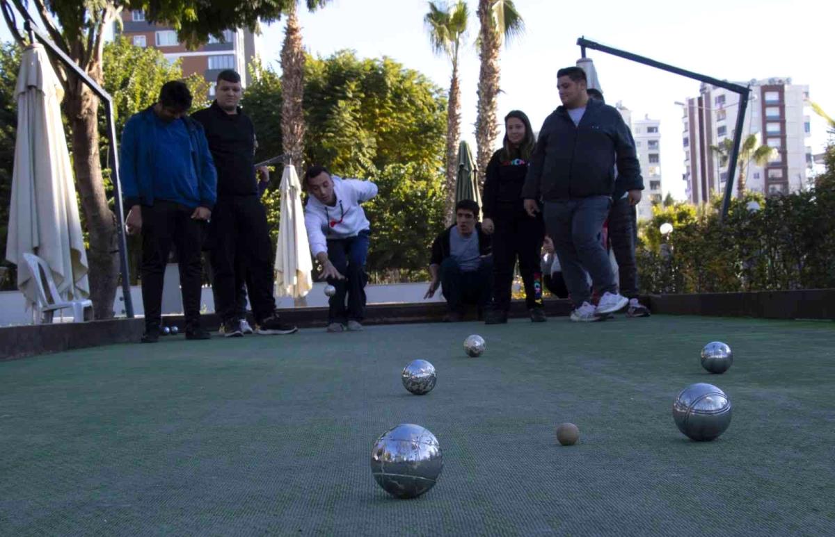 engelsiz-yasam-parkinda-bocce-dersleri-basladi-MYAK7a2I.jpg