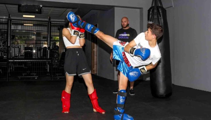 Eskişehir’den 4 genç sporcu Türkiye Kickboks Şampiyonası’nda mücadele edecek
