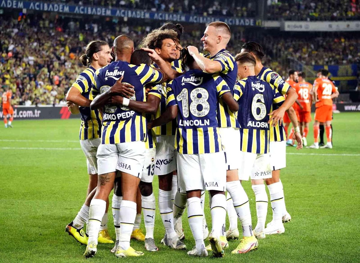 fenerbahce-gectigimiz-sezonu-geride-birakti-E5fEJmux.jpg