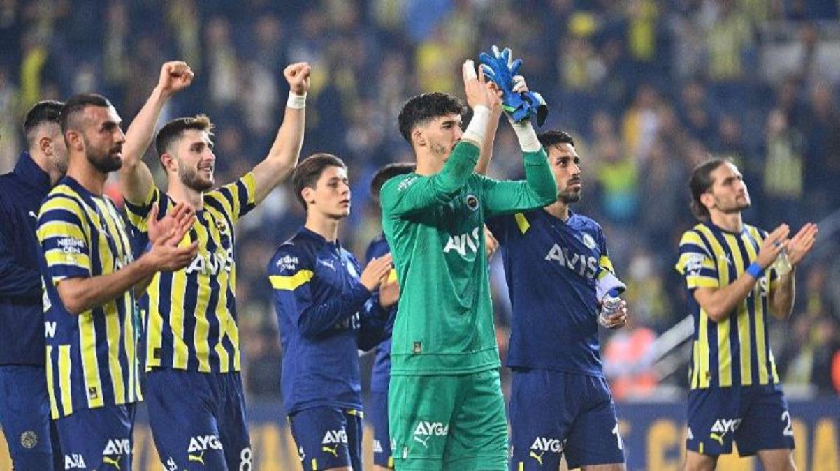 fenerbahceden-surpriz-karar-yildiz-futbolcuyla-yollar-her-an-ayrilabilir-hWlDeVvR.jpg