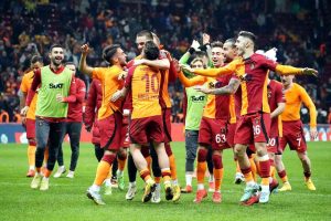 galatasarayda-hedef-galibiyet-serisini-devam-ettirmek-cyi8cz3A.jpg