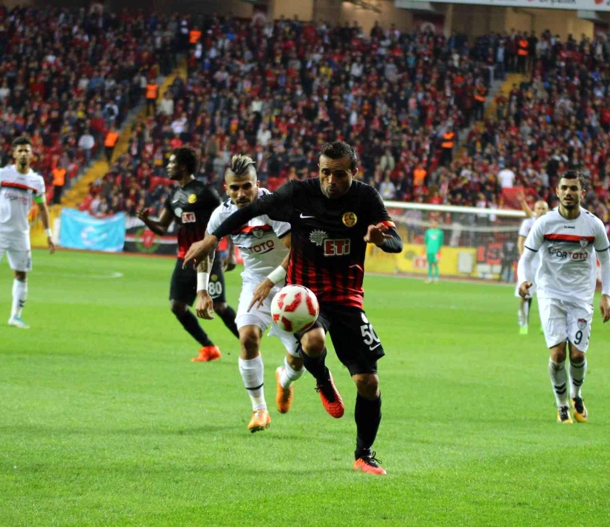 hurriyet-gucerden-eskisehirspor-icin-kritik-imza-egzETihX.jpg