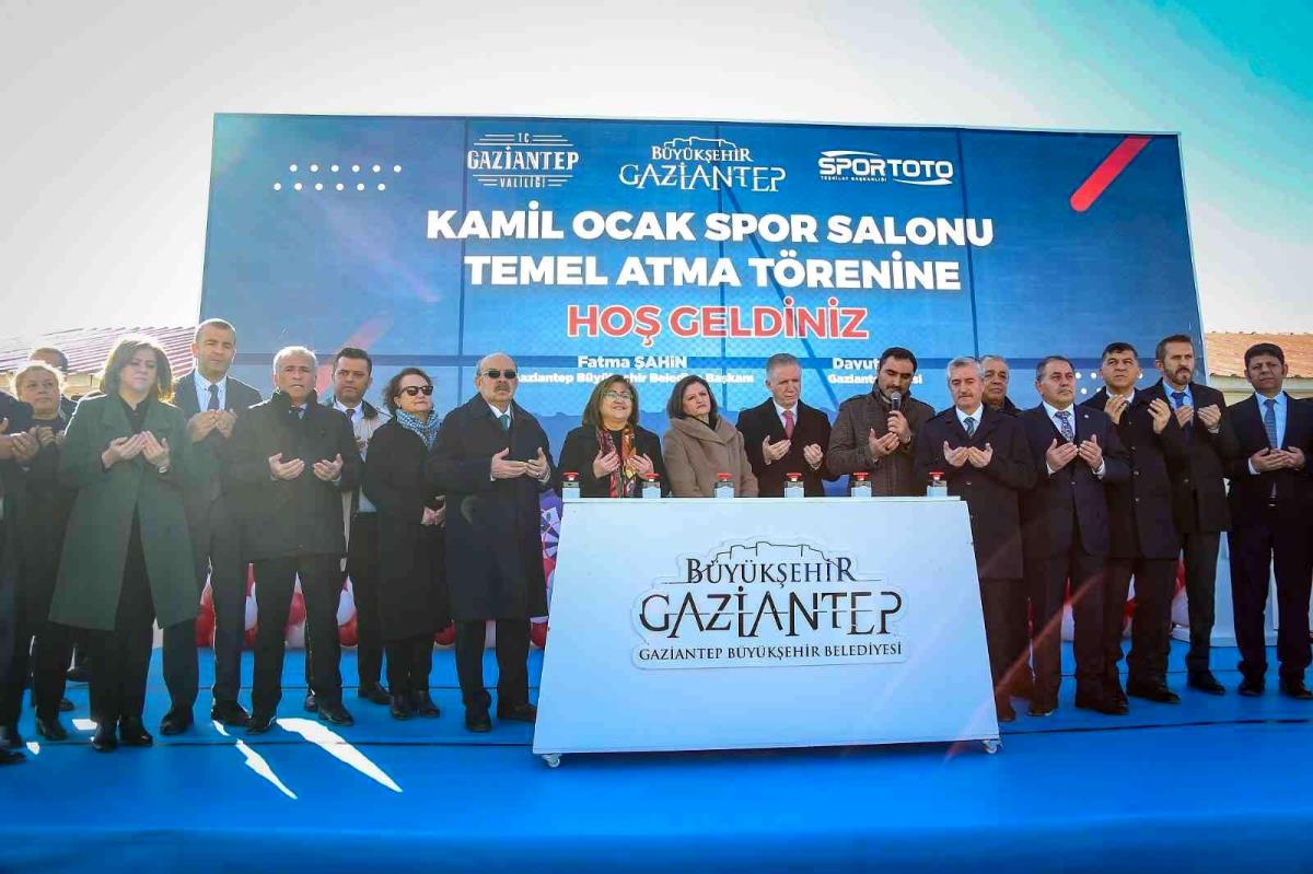kamil-ocak-kapali-spor-salonunun-temeli-atildi-ArEgPbYI.jpg