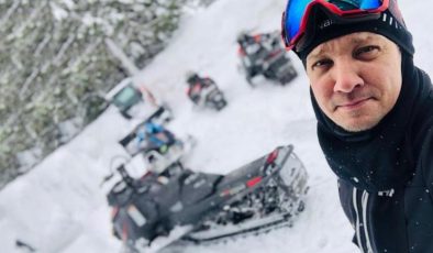 Kar küreme aracının altında kalarak ağır yaralanan oyuncu Jeremmy Renner’dan doğum günü paylaşımı