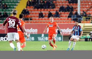 spor-toto-super-lig-alanyaspor-3-trabzonspor-0-ilk-yari-iFSJElOH.jpg