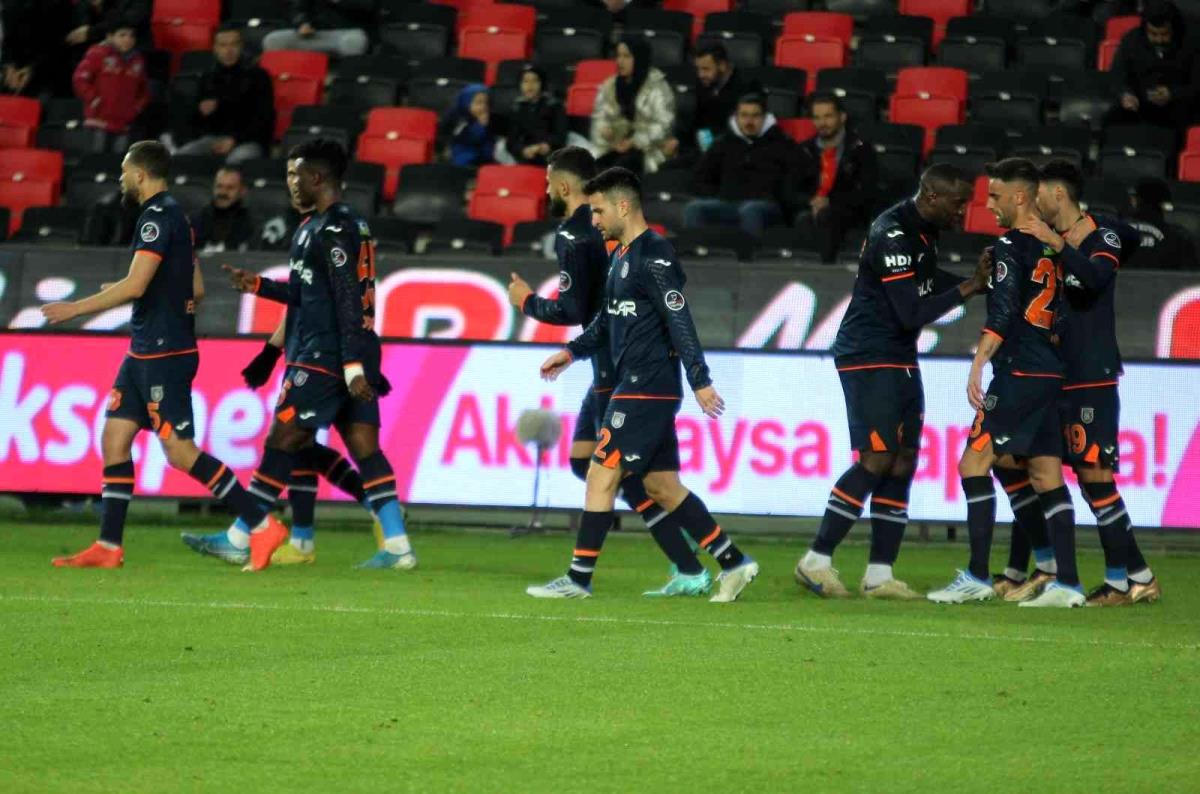 spor-toto-super-lig-gaziantep-fk-0-basaksehir-1-ilkyari-LDZYdR42.jpg
