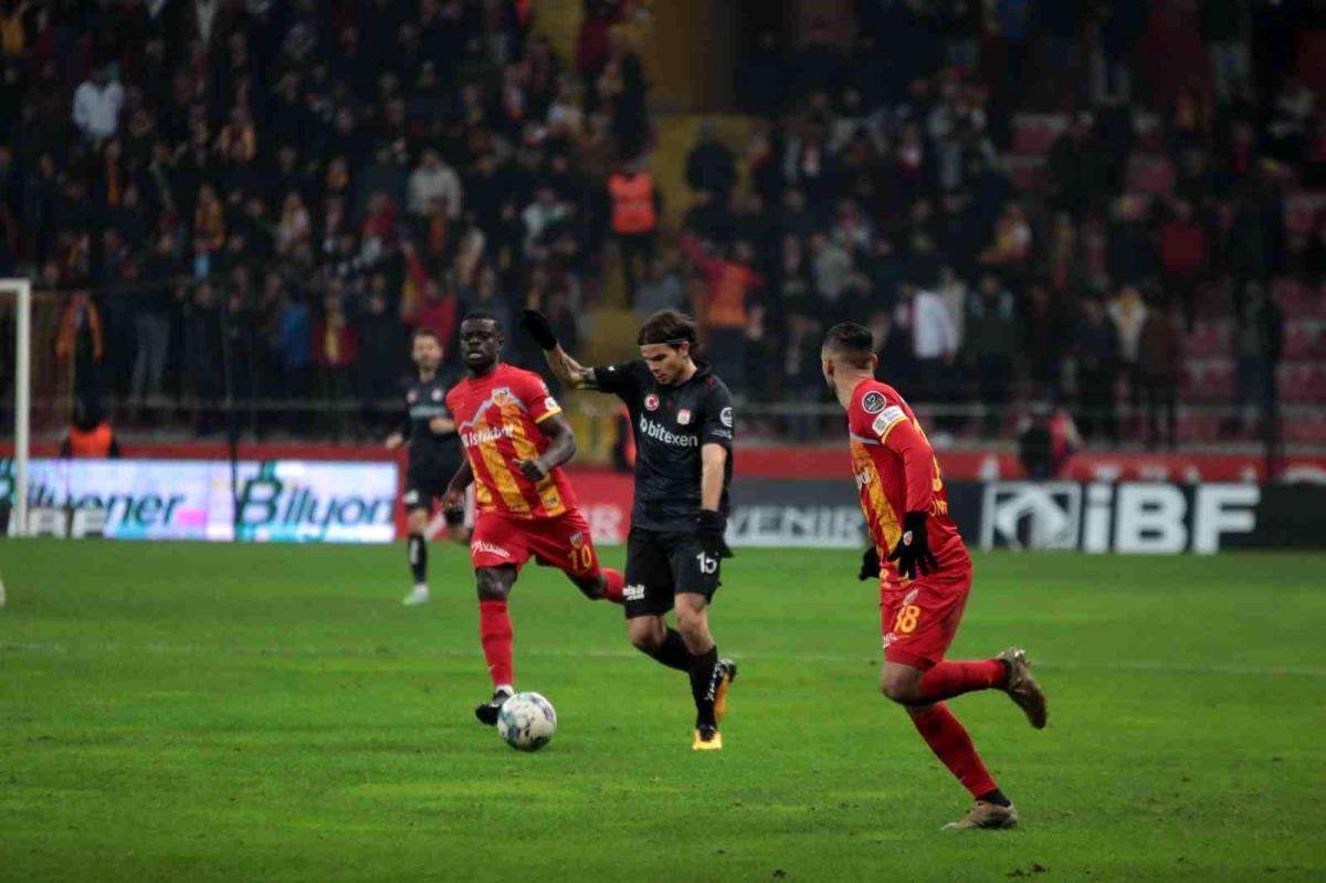 spor-toto-super-lig-kayserispor-4-sivasspor-1-mac-sonucu-6Thjdcnx.jpg