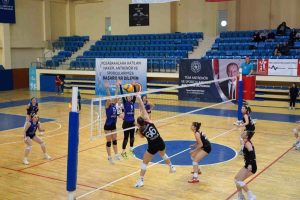 tvf-kadinlar-2-ligi-temsilcisi-bilecik-belediye-spor-kadin-voleybol-takimi-evinde-set-alamadi-akdSM81a.jpg