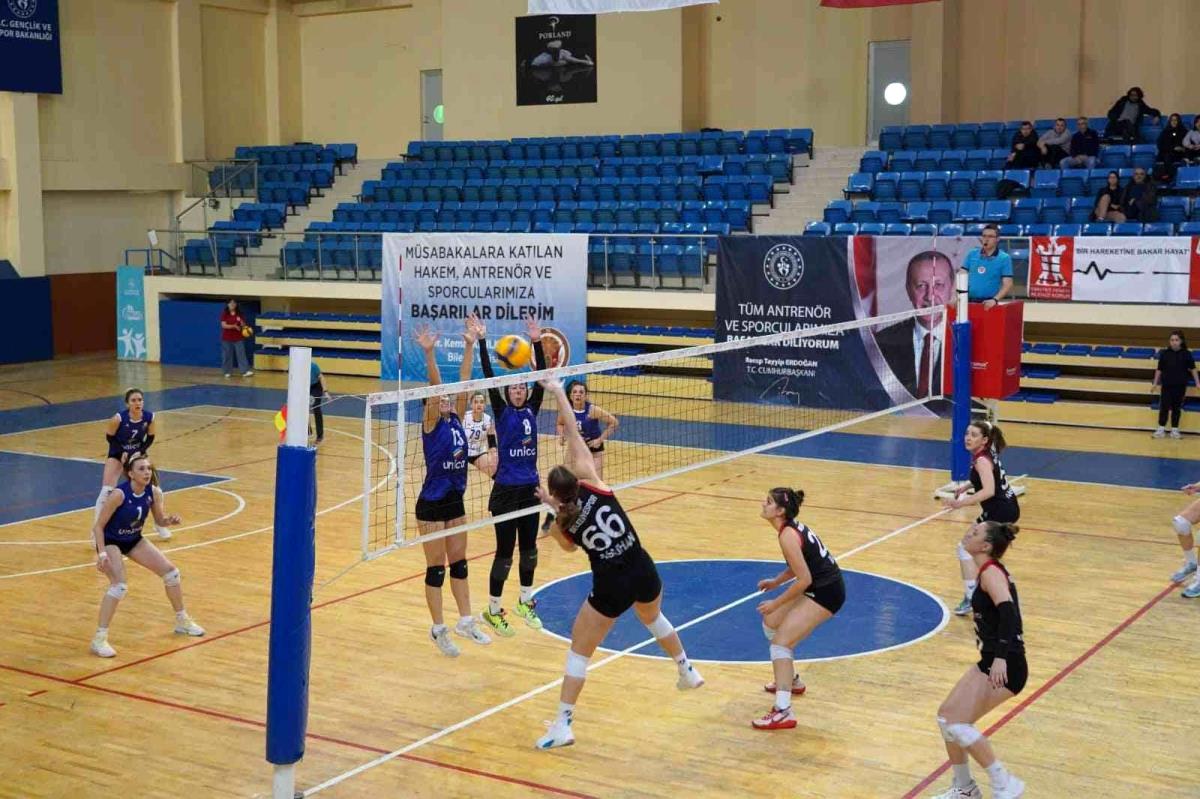 tvf-kadinlar-2-ligi-temsilcisi-bilecik-belediye-spor-kadin-voleybol-takimi-evinde-set-alamadi-akdSM81a.jpg