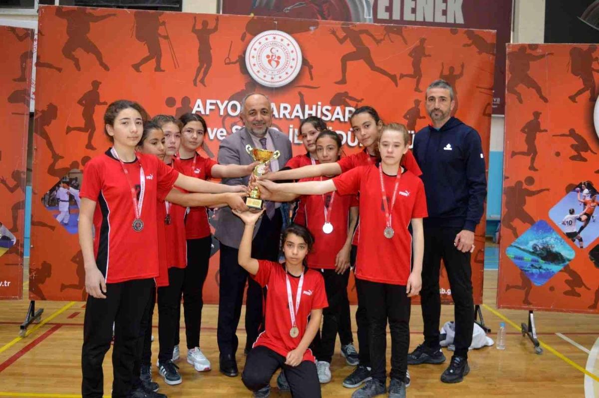 voleybol-kucuk-kizlar-musabakalari-tamamlandi-liANfvba.jpg