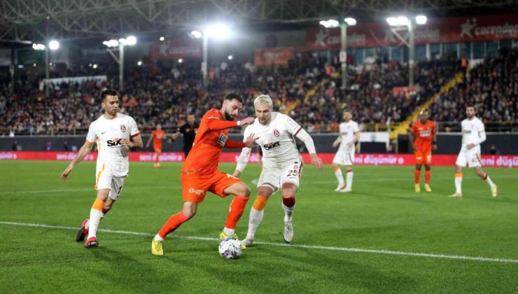 Ziraat Türkiye Kupası: Alanyaspor: 0 Galatasaray: 2 (İlk yarı)
