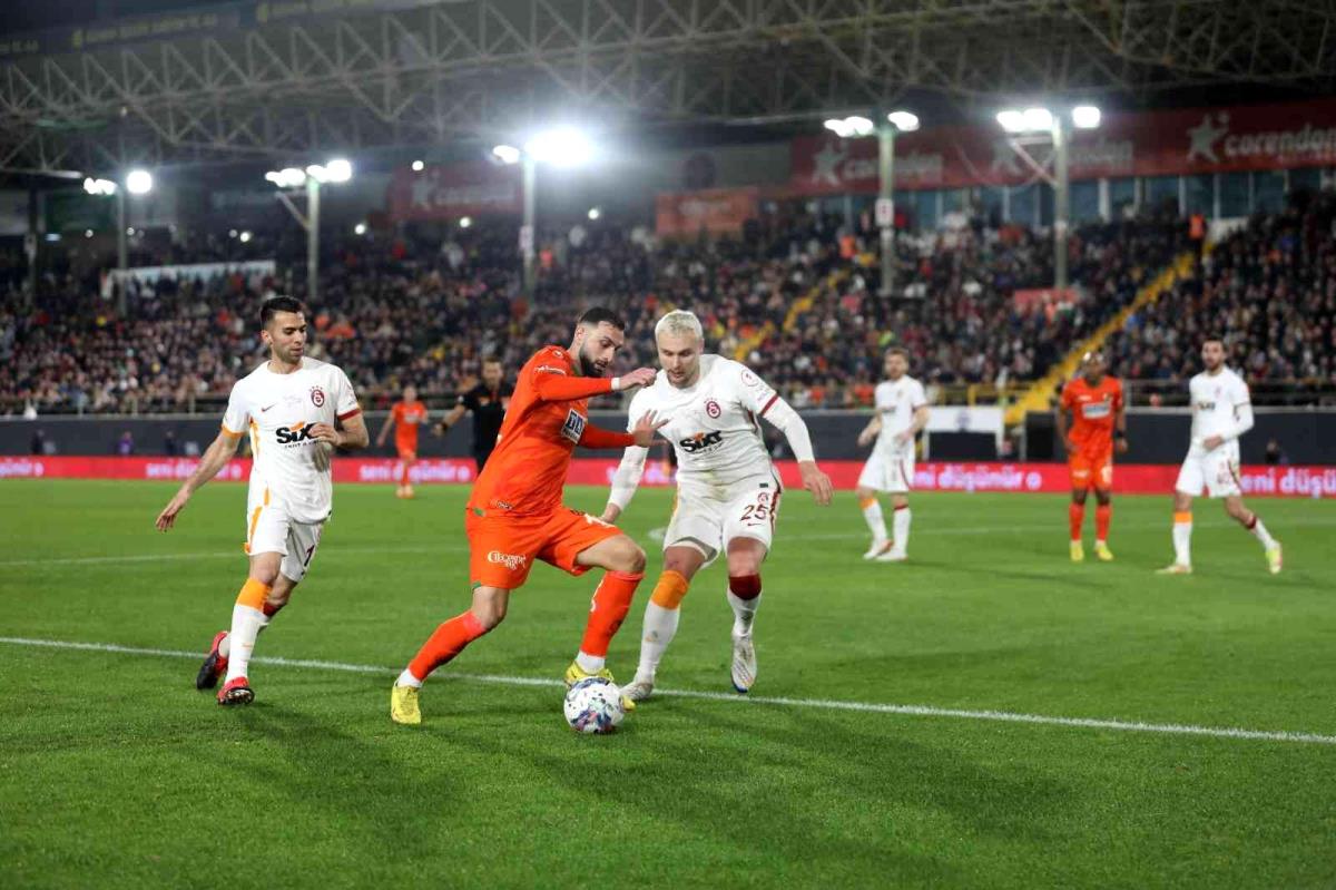 ziraat-turkiye-kupasi-alanyaspor-0-galatasaray-2-ilk-yari-1D2FCrRX.jpg