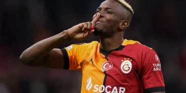 281124 Victor Osimhen of Galatasaray celebrates victory 1920.jpg
