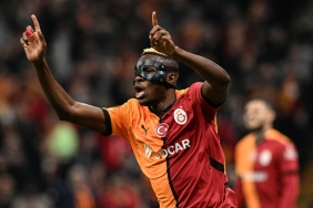 gelecegi-belirsizligini-koruyor-osimhen-galatasarayda-kalacak-mi-tyut