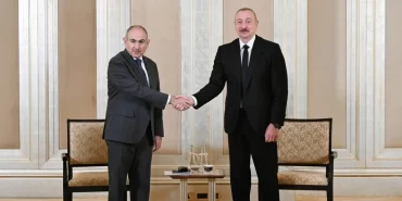 aliyev-ve-pasinyan-abu-dabi-de-bir-araya-geldi