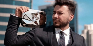 080016721-enes-batur-tarikat-iddiasi-4